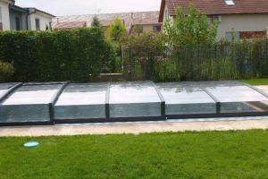 Nízké zastřešení bazénu Harmonie, Babice, s výplní 4 mm kompaktní polykarbonát